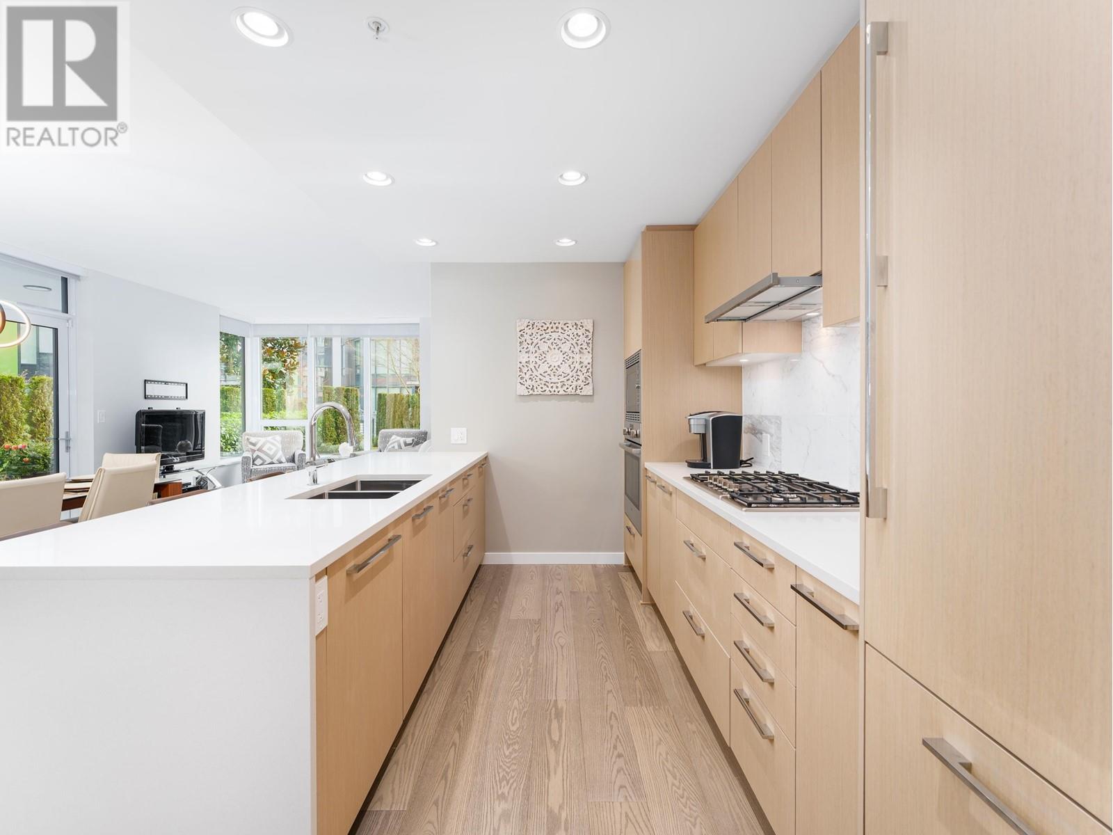 Listing Picture 7 of 24 : 206 3533 ROSS DRIVE, Vancouver / 溫哥華 - 魯藝地產 Yvonne Lu Group - MLS Medallion Club Member