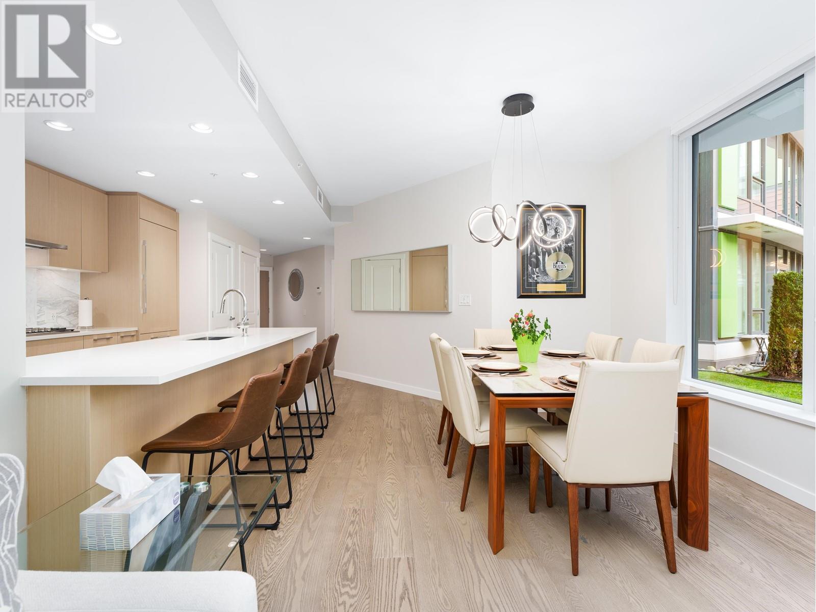 Listing Picture 9 of 24 : 206 3533 ROSS DRIVE, Vancouver / 溫哥華 - 魯藝地產 Yvonne Lu Group - MLS Medallion Club Member