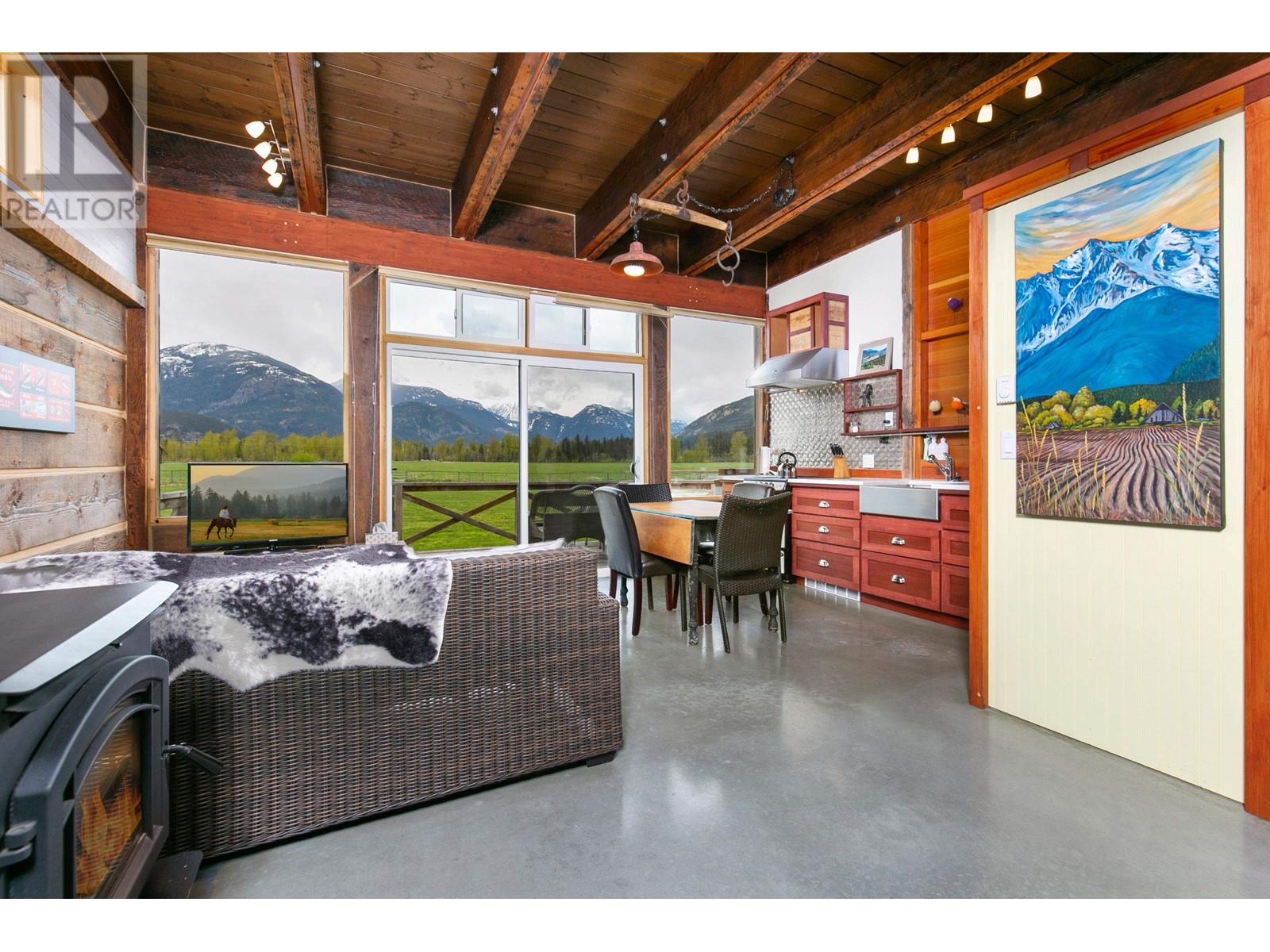 1865 Highway 99, Pemberton, British Columbia  V0N 2L1 - Photo 18 - R2955404