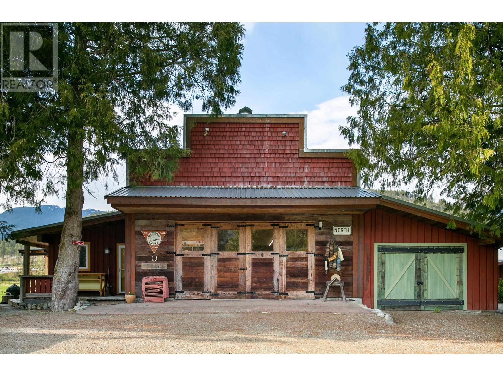1865 Highway 99, Pemberton, British Columbia  V0N 2L1 - Photo 24 - R2955404
