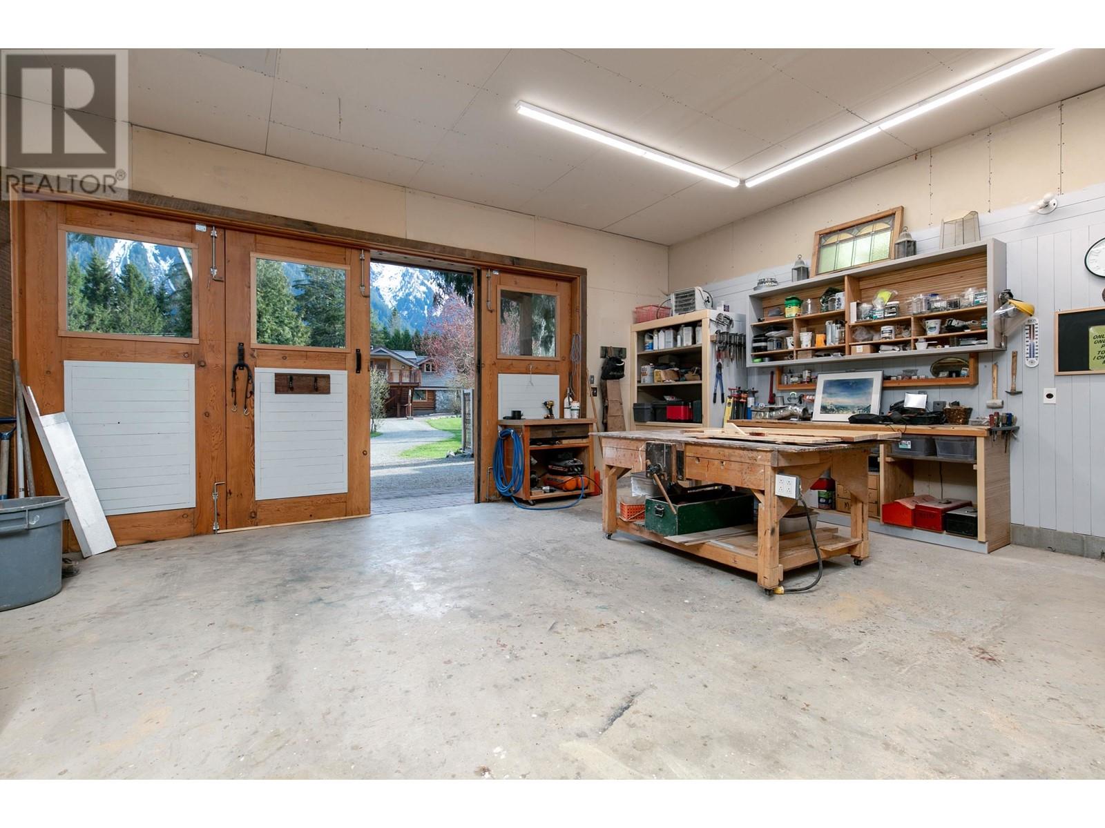 1865 Highway 99, Pemberton, British Columbia  V0N 2L1 - Photo 26 - R2955404