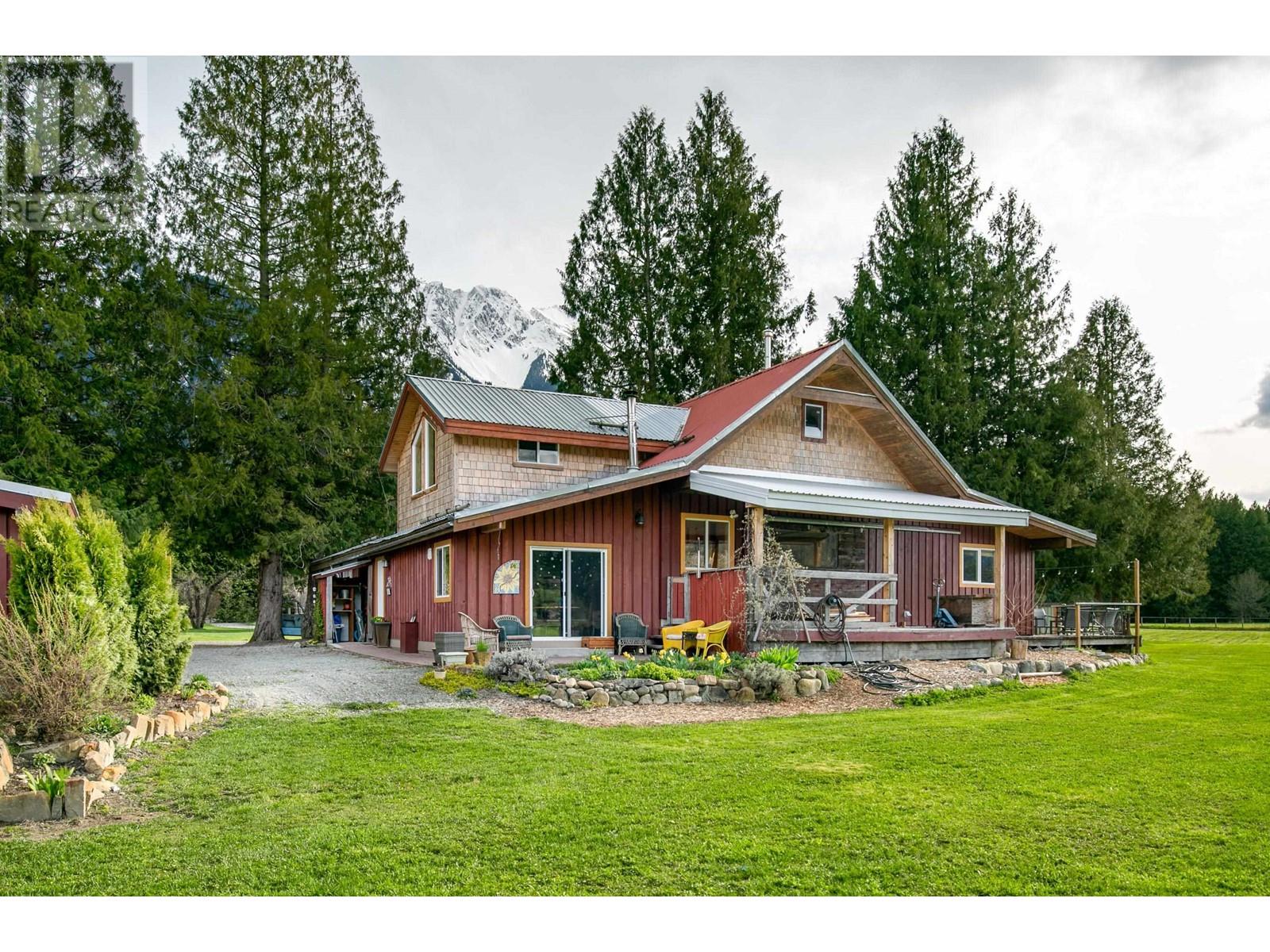 1865 Highway 99, Pemberton, British Columbia  V0N 2L1 - Photo 30 - R2955404