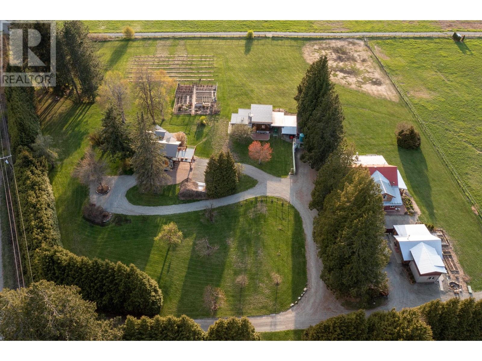 1865 Highway 99, Pemberton, British Columbia  V0N 2L1 - Photo 38 - R2955404