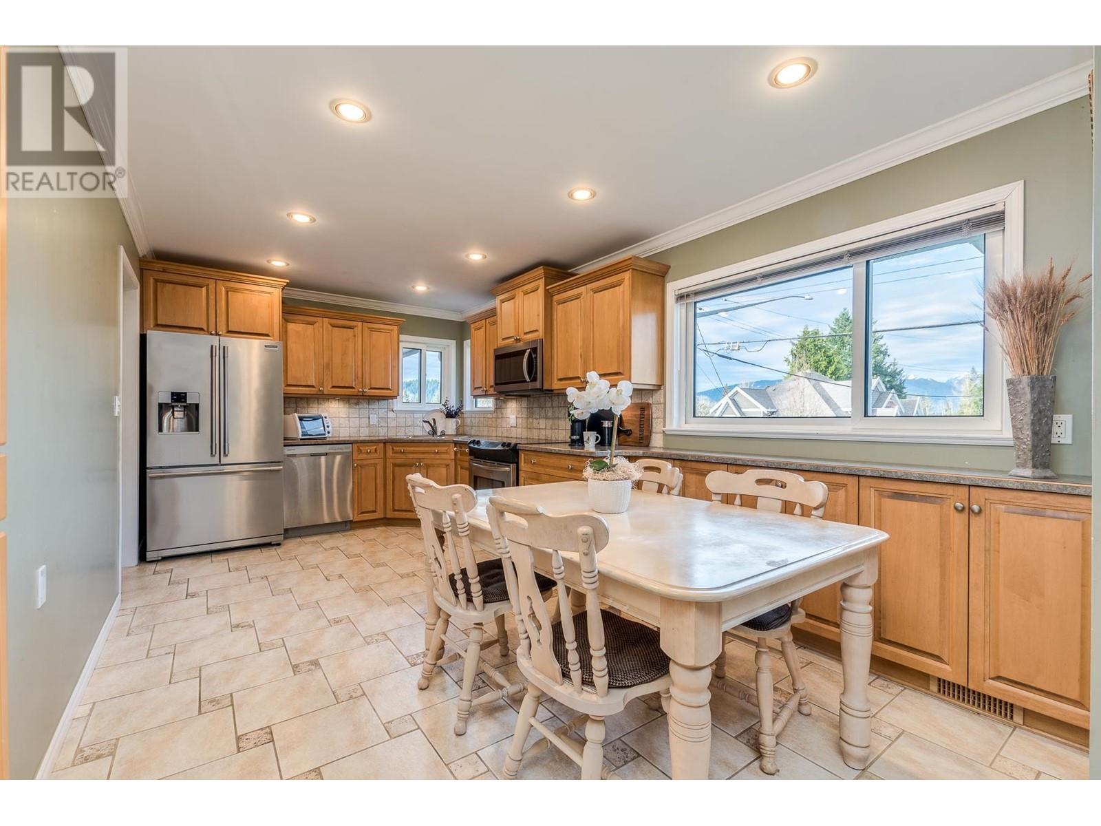 940 Spence Avenue, Coquitlam, British Columbia  V3J 4V5 - Photo 5 - R2955375