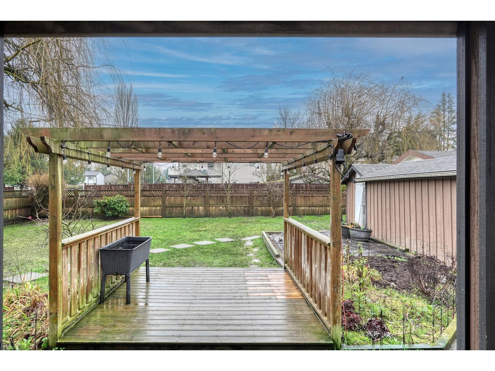 Property at 6143 175B STREET image 4
