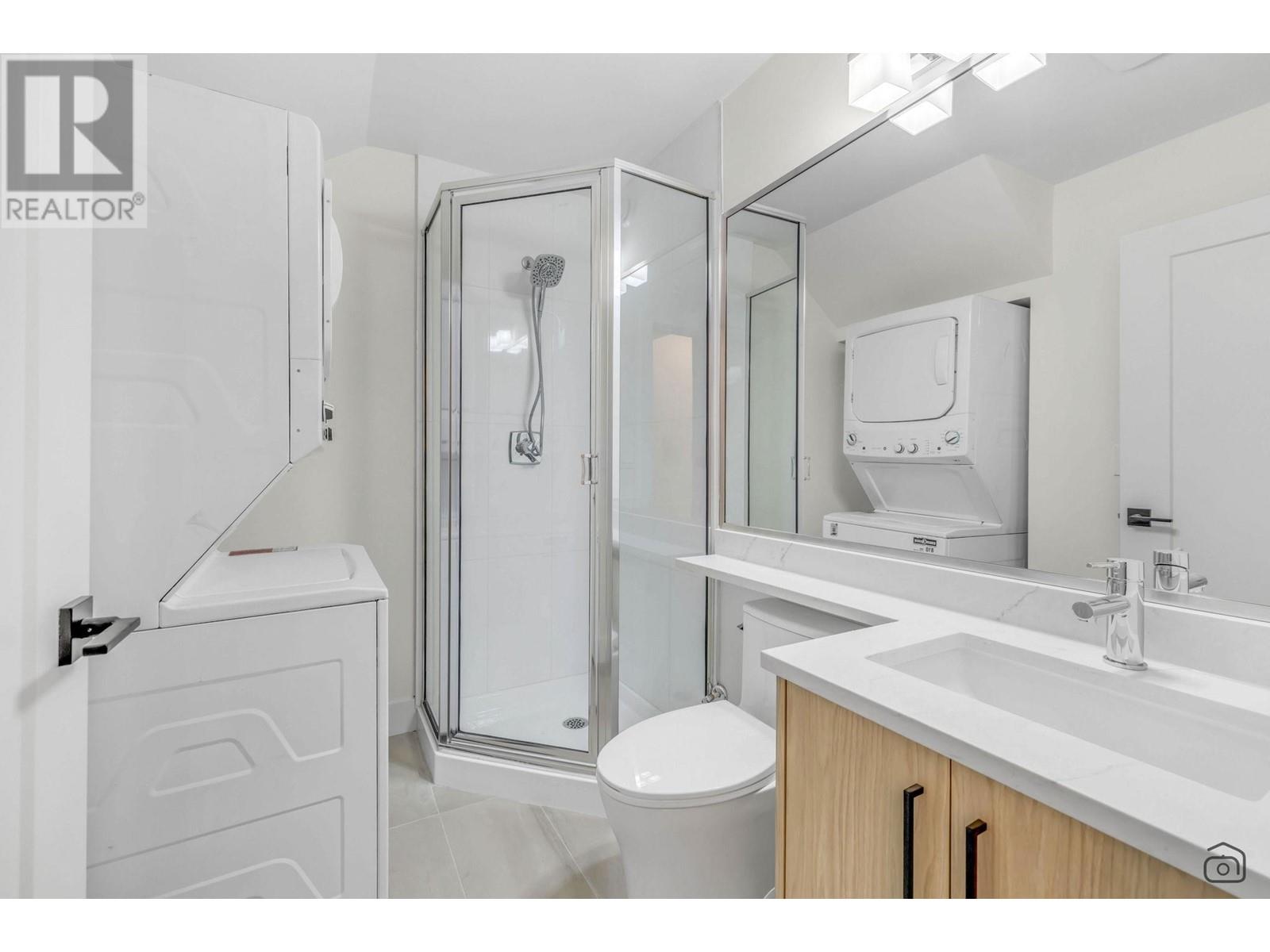 Listing Picture 20 of 24 : 718 E 62ND AVENUE, Vancouver / 溫哥華 - 魯藝地產 Yvonne Lu Group - MLS Medallion Club Member