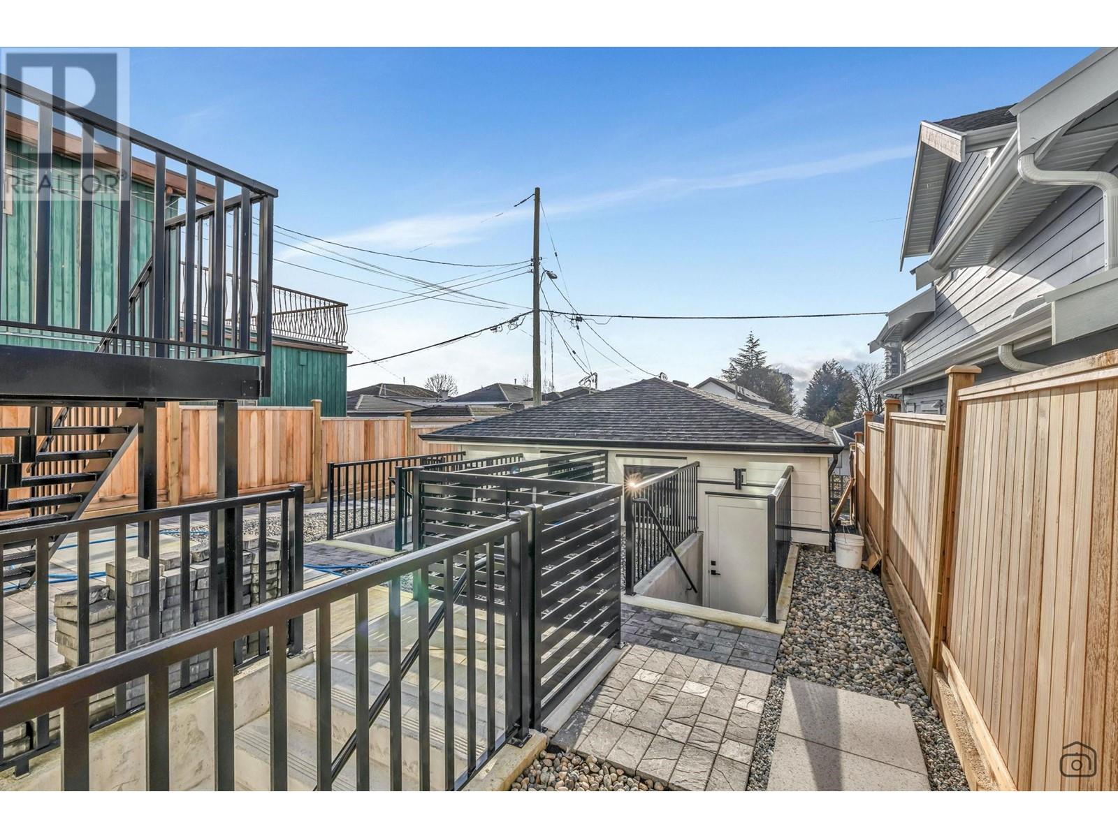 Listing Picture 21 of 24 : 718 E 62ND AVENUE, Vancouver / 溫哥華 - 魯藝地產 Yvonne Lu Group - MLS Medallion Club Member