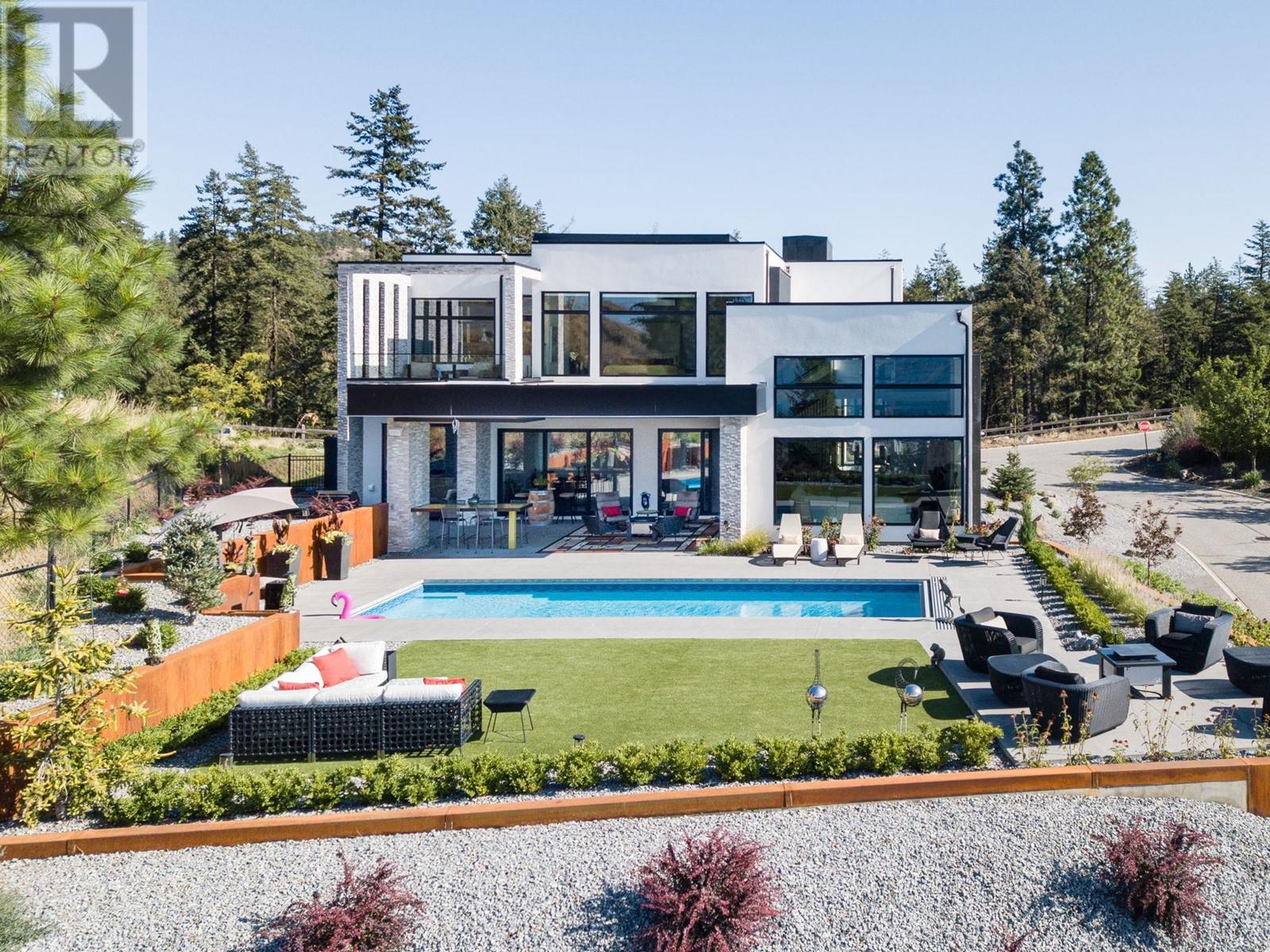 722 Highpointe Place, kelowna, British Columbia V1V2Y3