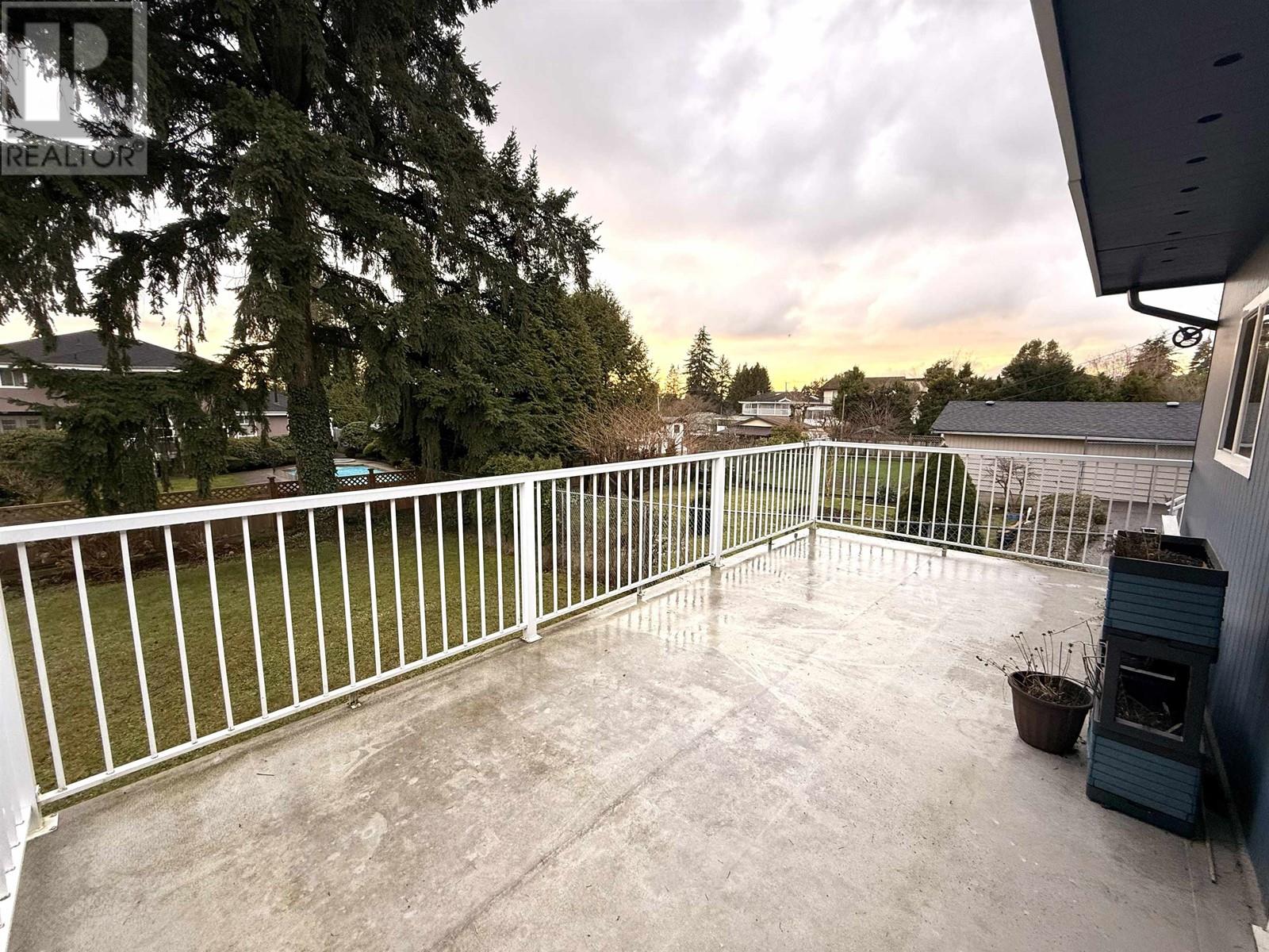 Listing Picture 18 of 22 : 7040 HALIFAX STREET, Burnaby / 本拿比 - 魯藝地產 Yvonne Lu Group - MLS Medallion Club Member