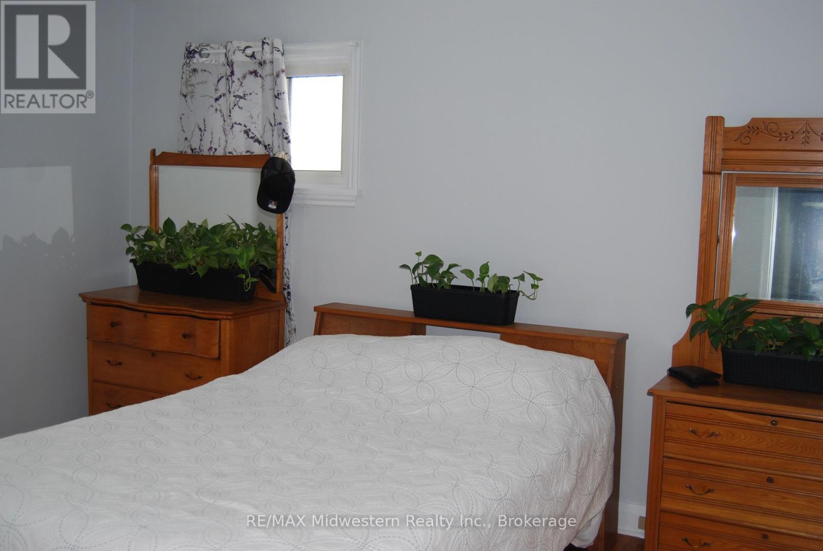 281 Elora Street S, Minto, Ontario  N0G 1Z0 - Photo 9 - X11917883