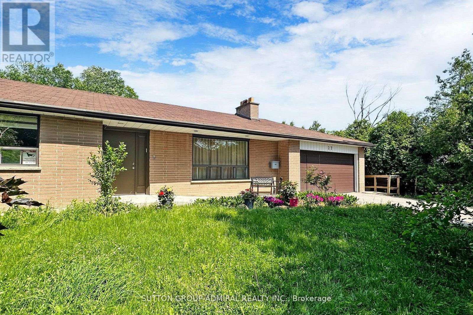 Property at 27 VAUGHAN BOULEVARD image 3