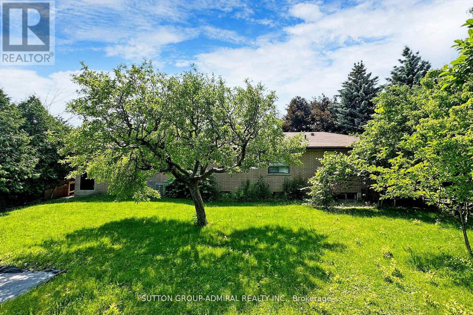 Property at 27 VAUGHAN BOULEVARD image 4