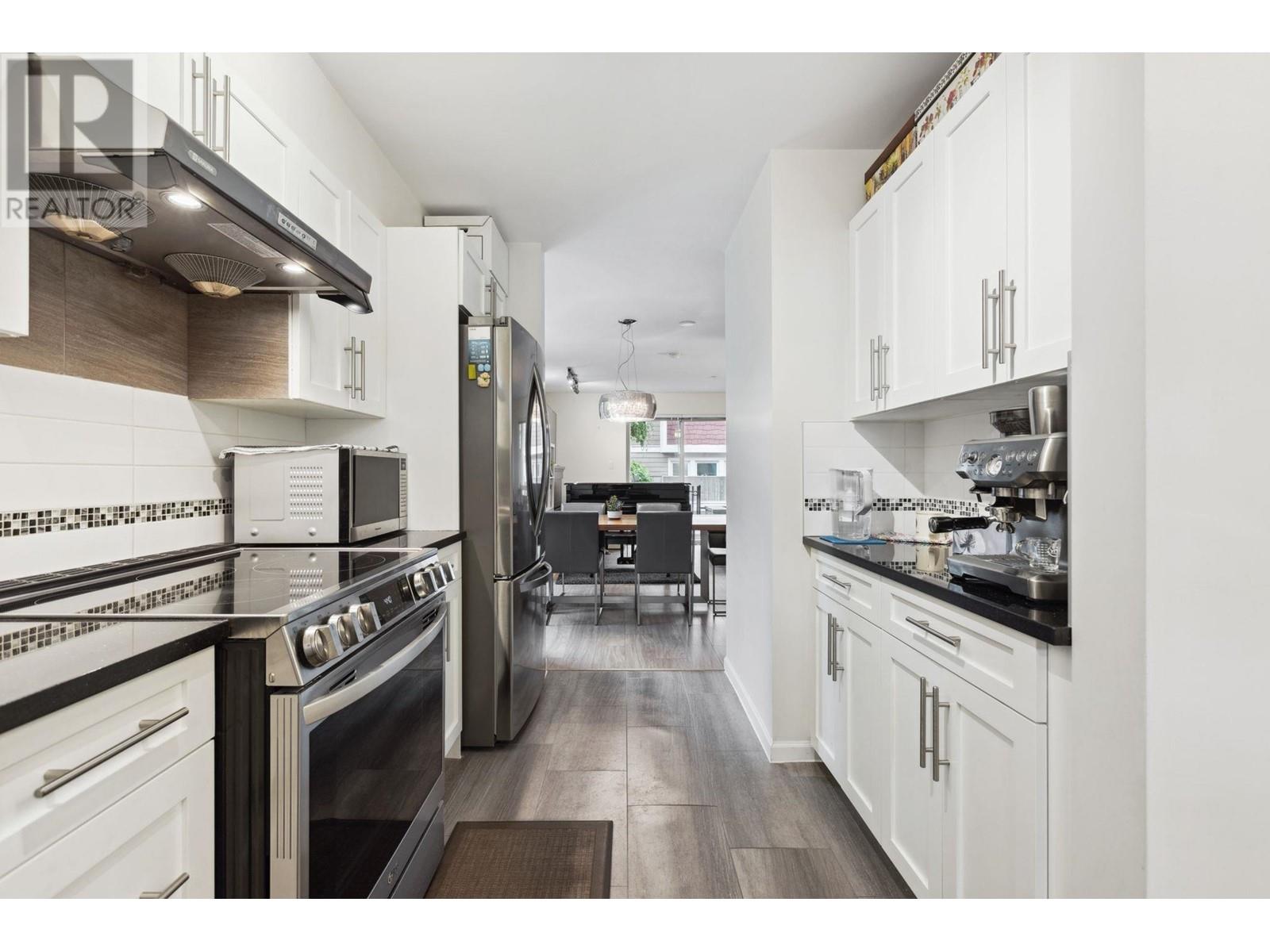 301 568 Rochester Avenue, Coquitlam, British Columbia  V3K 0C3 - Photo 5 - R2955320