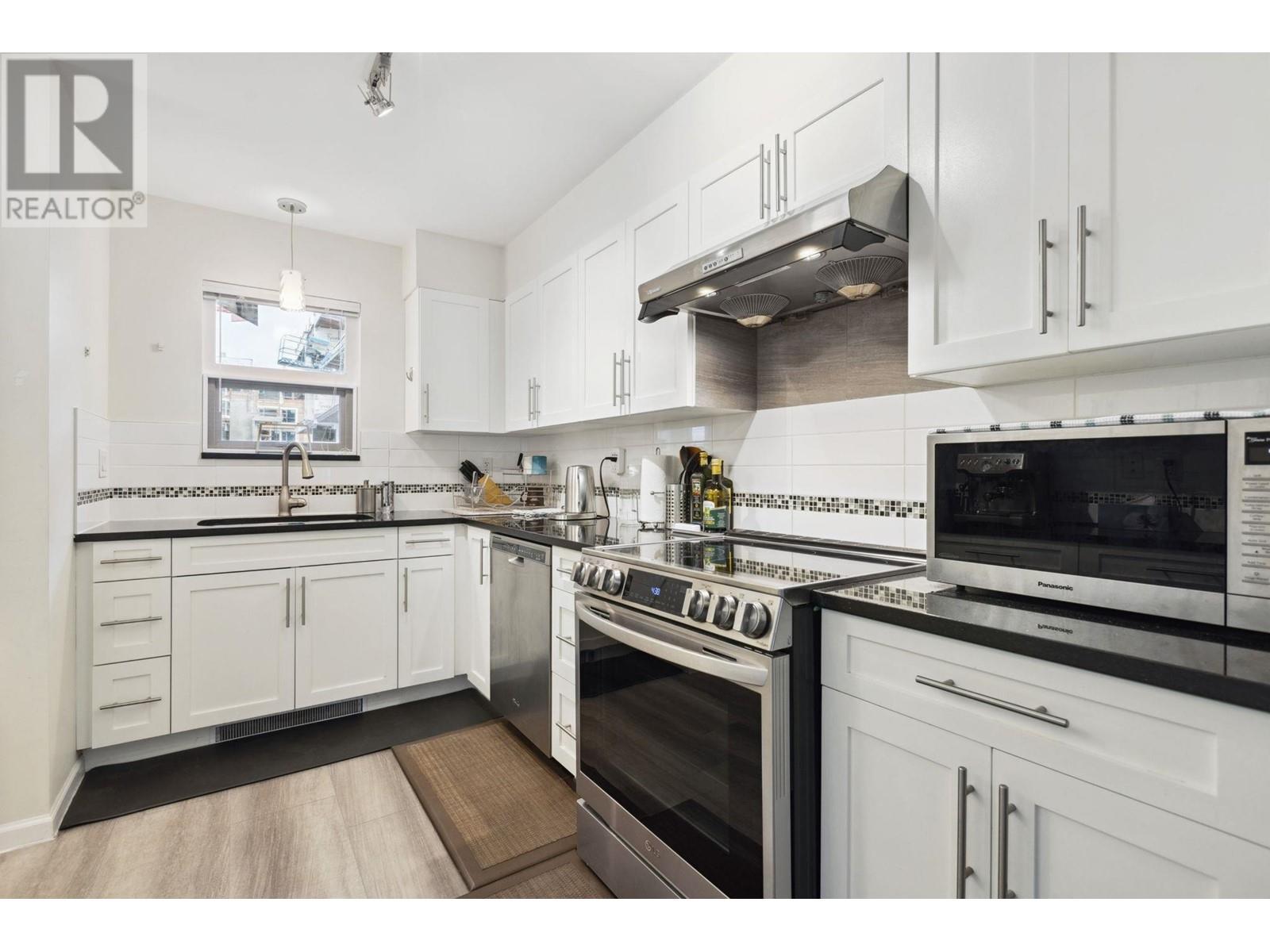 301 568 Rochester Avenue, Coquitlam, British Columbia  V3K 0C3 - Photo 4 - R2955320