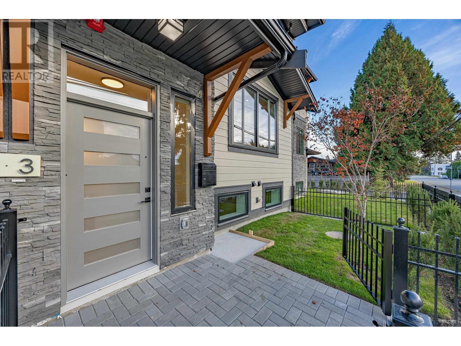 3 11384 207 Street, Maple Ridge, British Columbia  V2X 1W6 - Photo 1 - R2954525