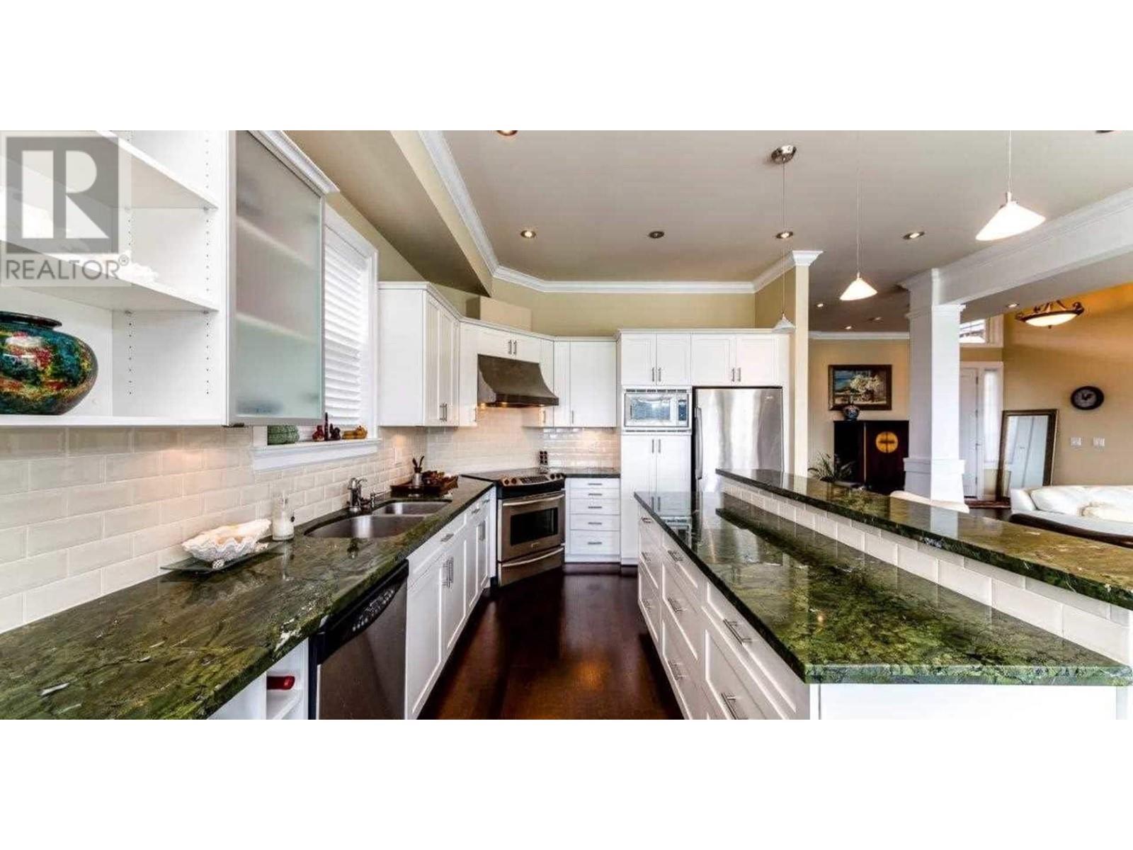 3235 Chartwell Lane, Coquitlam, British Columbia  V3E 3N1 - Photo 5 - R2954237