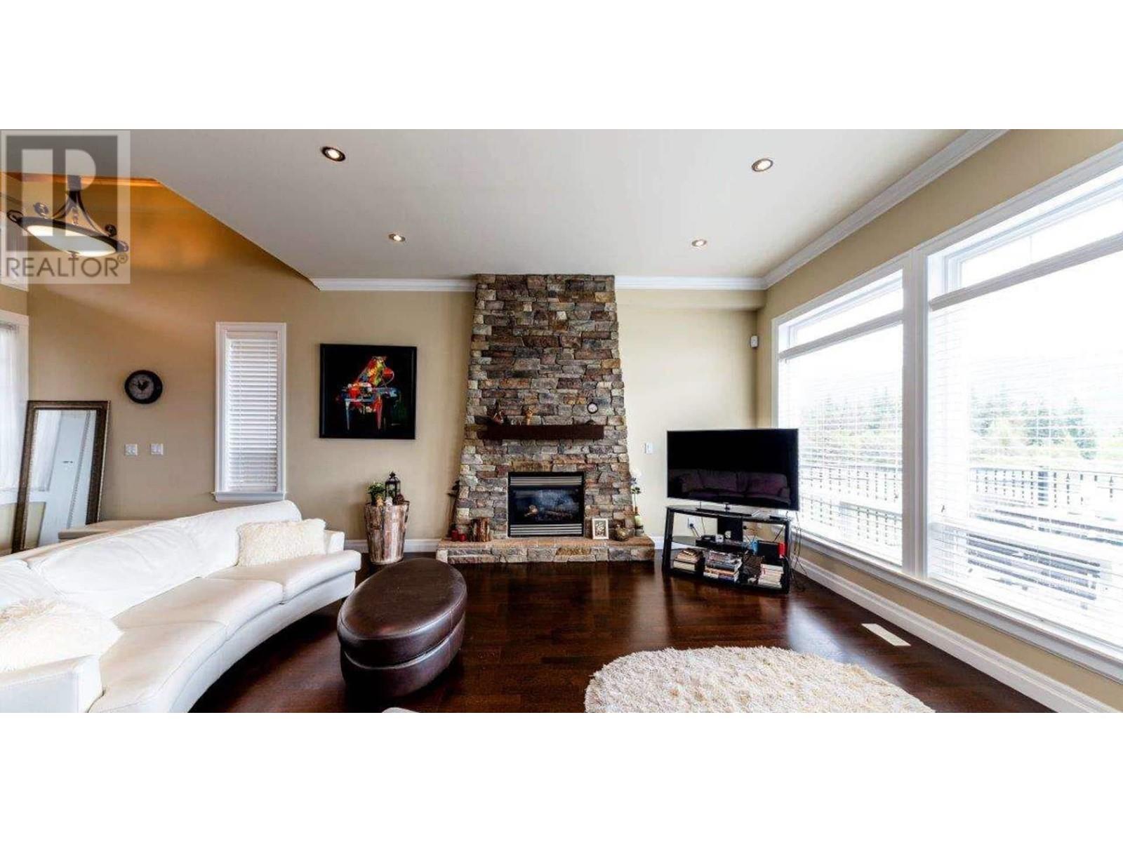 3235 Chartwell Lane, Coquitlam, British Columbia  V3E 3N1 - Photo 3 - R2954237