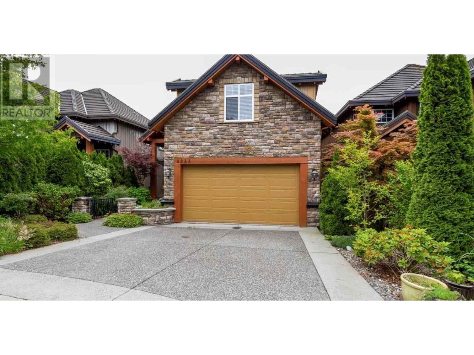 3235 Chartwell Lane, Coquitlam, British Columbia  V3E 3N1 - Photo 2 - R2954237