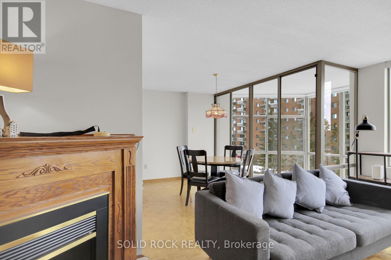 Property at 404 - 2759 CAROUSEL CRESCENT image 3