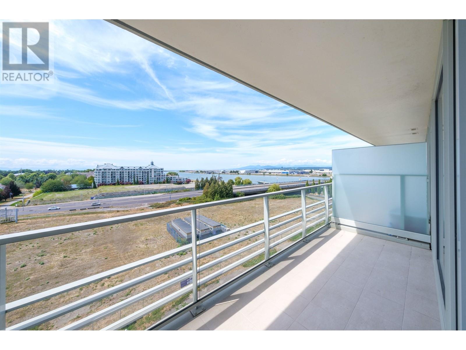 Listing Picture 4 of 22 : 710 5177 BRIGHOUSE WAY, Richmond / 烈治文 - 魯藝地產 Yvonne Lu Group - MLS Medallion Club Member