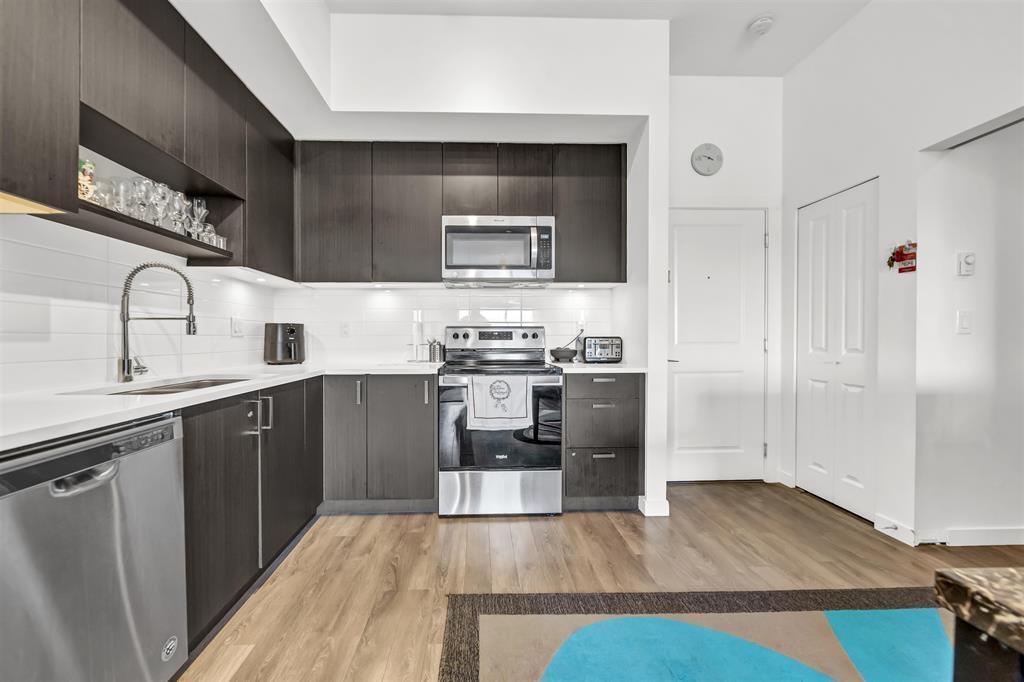Property at 404 13628 81A AVENUE image 3