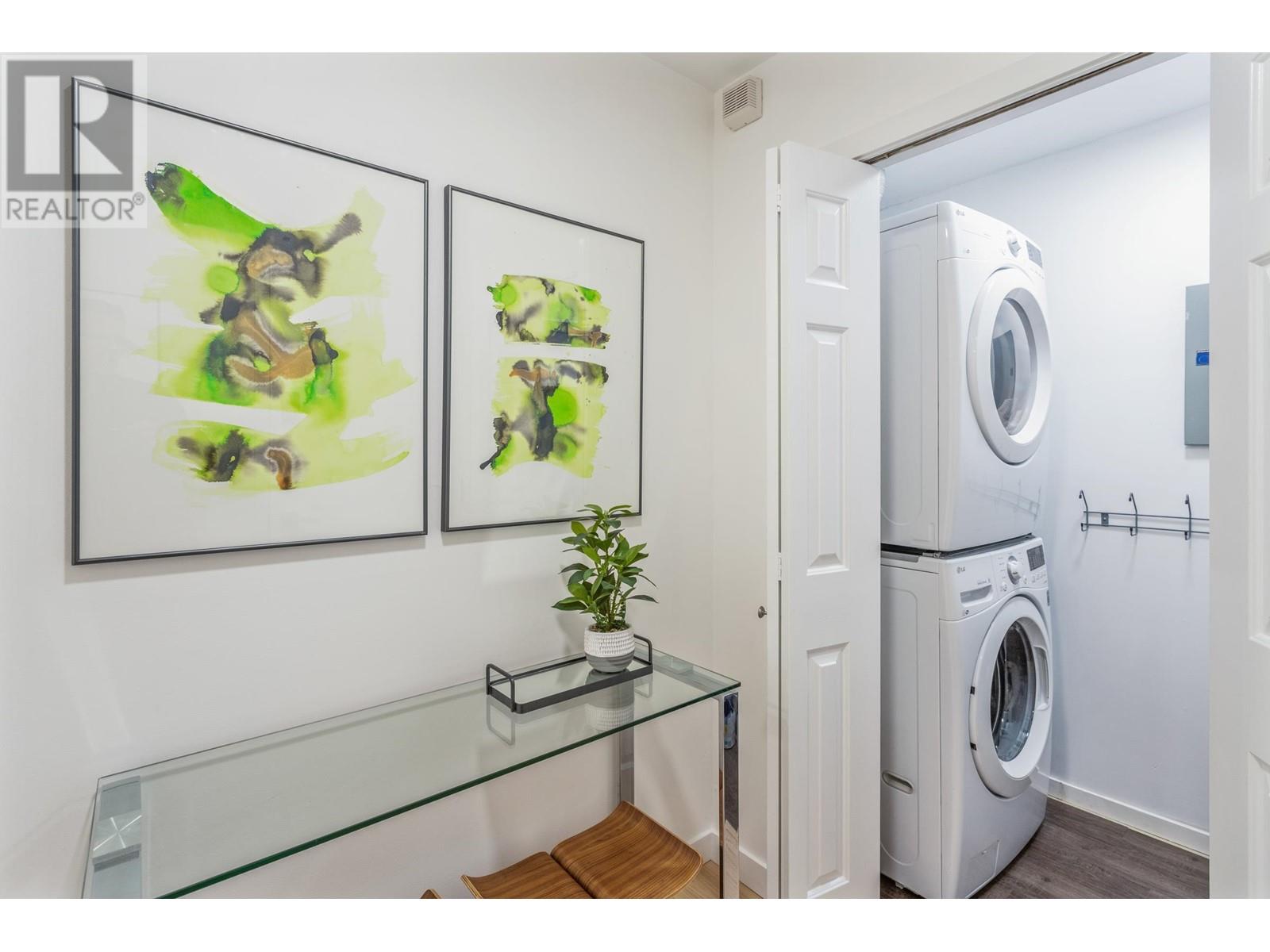 Listing Picture 16 of 22 : 206 1315 W 7TH AVENUE, Vancouver / 溫哥華 - 魯藝地產 Yvonne Lu Group - MLS Medallion Club Member