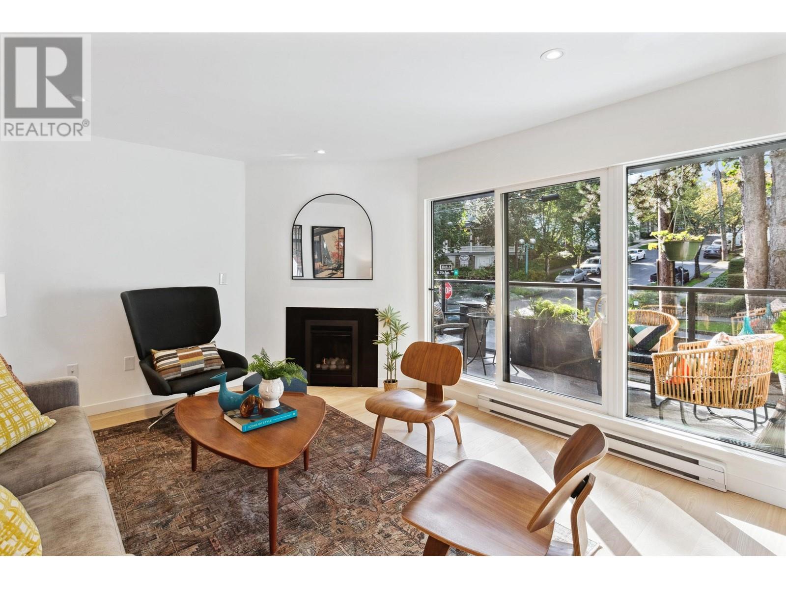 Listing Picture 2 of 22 : 206 1315 W 7TH AVENUE, Vancouver / 溫哥華 - 魯藝地產 Yvonne Lu Group - MLS Medallion Club Member