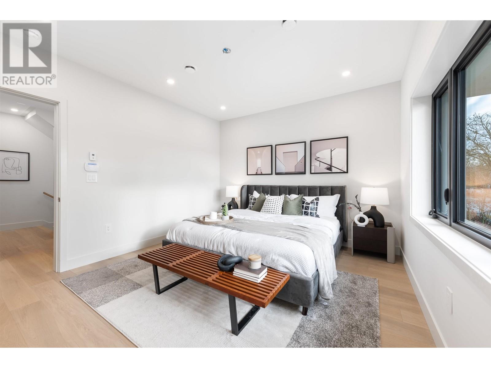 Listing Picture 11 of 31 : 1 1969 E 8TH AVENUE, Vancouver / 溫哥華 - 魯藝地產 Yvonne Lu Group - MLS Medallion Club Member