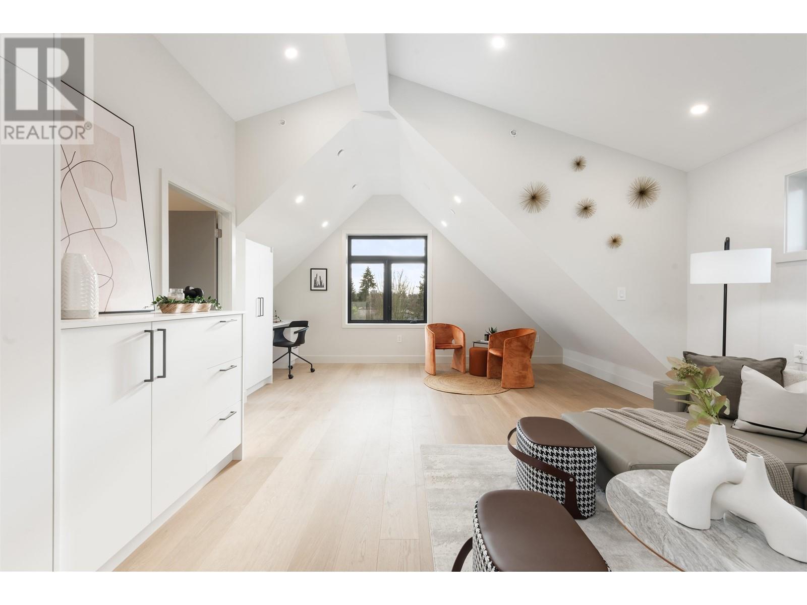 Listing Picture 15 of 31 : 1 1969 E 8TH AVENUE, Vancouver / 溫哥華 - 魯藝地產 Yvonne Lu Group - MLS Medallion Club Member