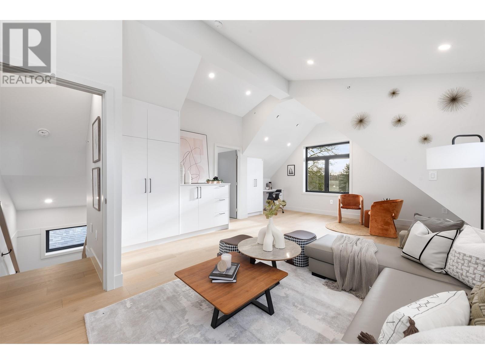 Listing Picture 16 of 31 : 1 1969 E 8TH AVENUE, Vancouver / 溫哥華 - 魯藝地產 Yvonne Lu Group - MLS Medallion Club Member