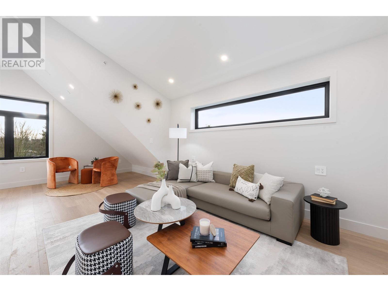 Listing Picture 19 of 31 : 1 1969 E 8TH AVENUE, Vancouver / 溫哥華 - 魯藝地產 Yvonne Lu Group - MLS Medallion Club Member