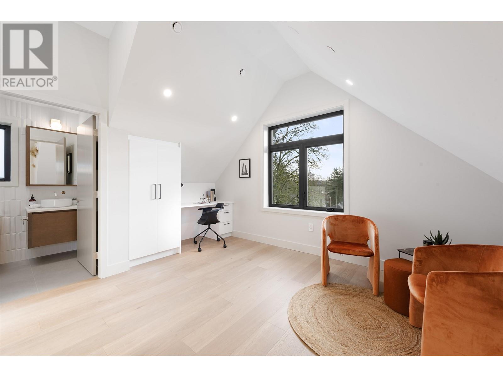 Listing Picture 20 of 31 : 1 1969 E 8TH AVENUE, Vancouver / 溫哥華 - 魯藝地產 Yvonne Lu Group - MLS Medallion Club Member