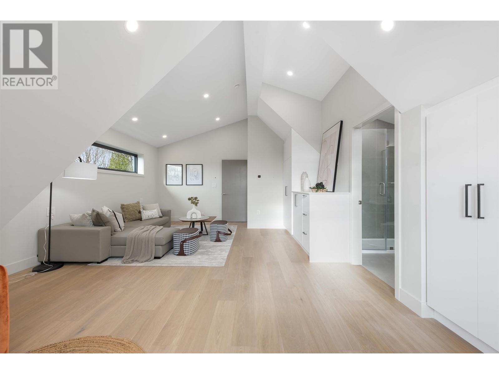 Listing Picture 21 of 31 : 1 1969 E 8TH AVENUE, Vancouver / 溫哥華 - 魯藝地產 Yvonne Lu Group - MLS Medallion Club Member