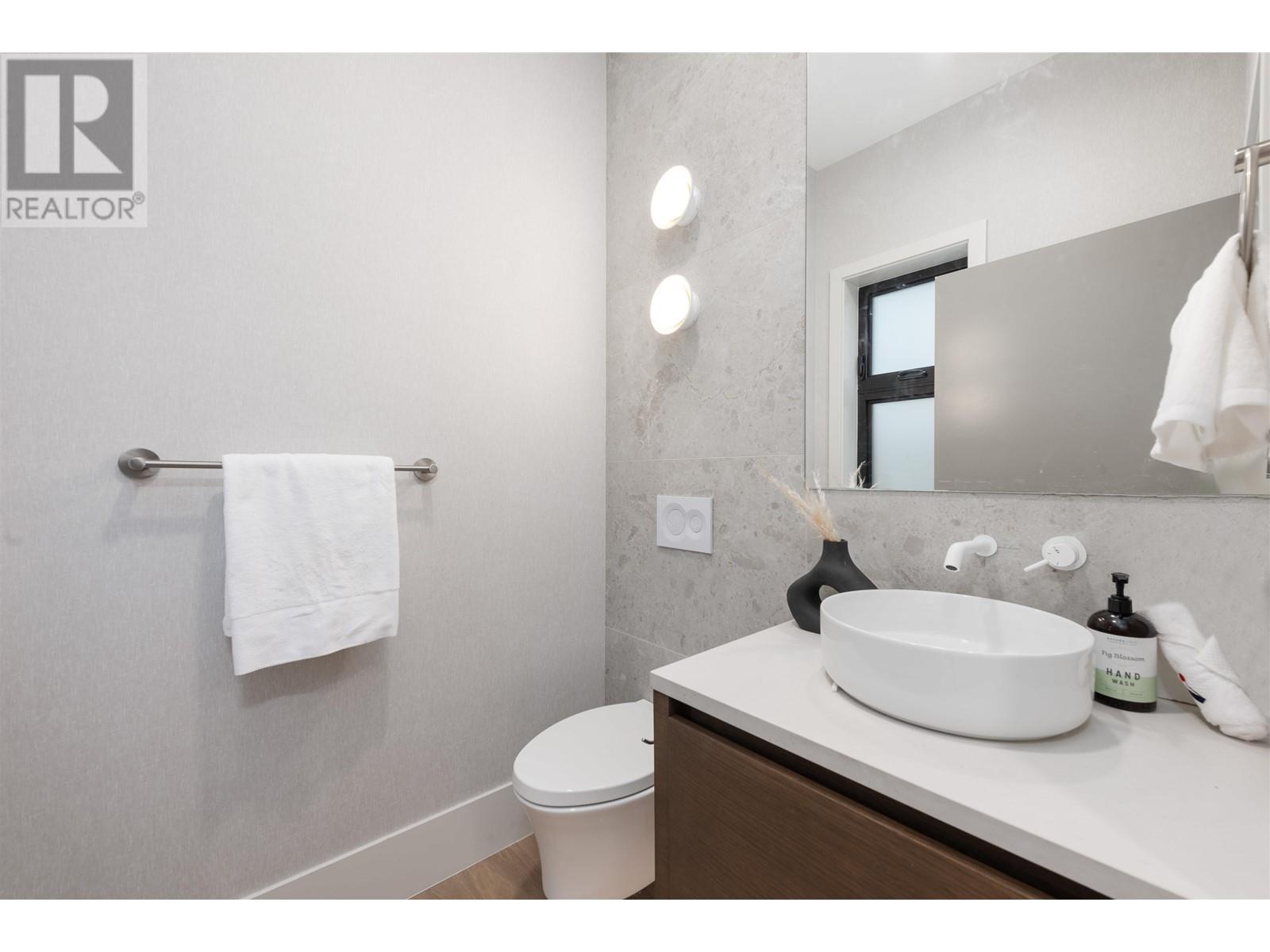 Listing Picture 23 of 31 : 1 1969 E 8TH AVENUE, Vancouver / 溫哥華 - 魯藝地產 Yvonne Lu Group - MLS Medallion Club Member