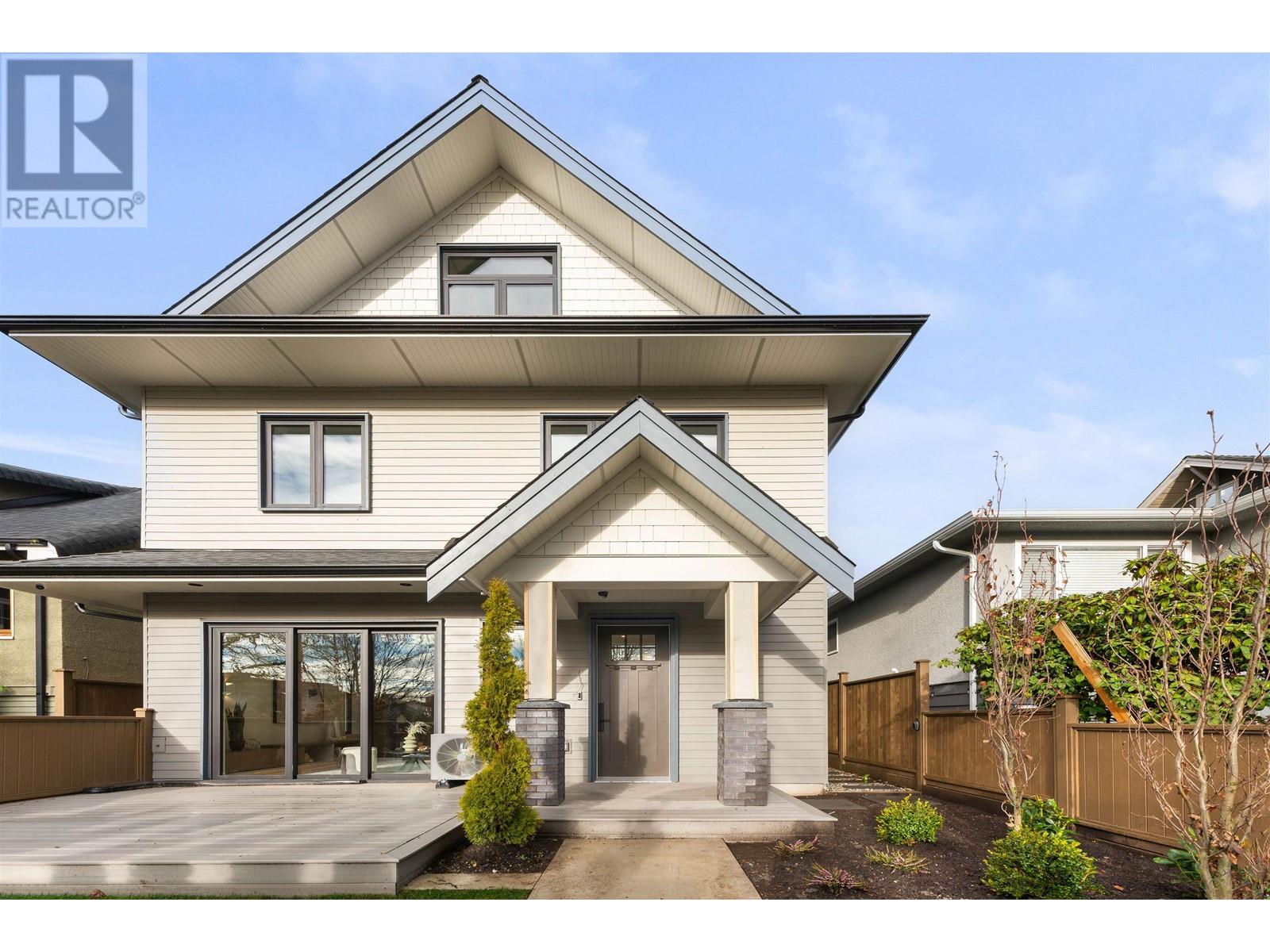 Listing Picture 25 of 31 : 1 1969 E 8TH AVENUE, Vancouver / 溫哥華 - 魯藝地產 Yvonne Lu Group - MLS Medallion Club Member