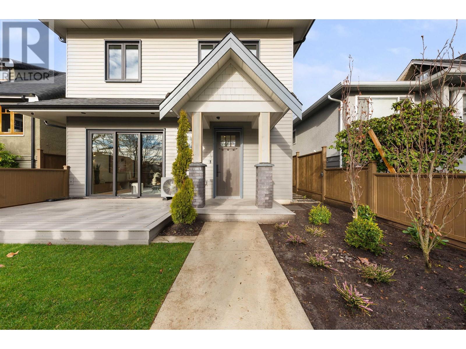 Listing Picture 26 of 31 : 1 1969 E 8TH AVENUE, Vancouver / 溫哥華 - 魯藝地產 Yvonne Lu Group - MLS Medallion Club Member