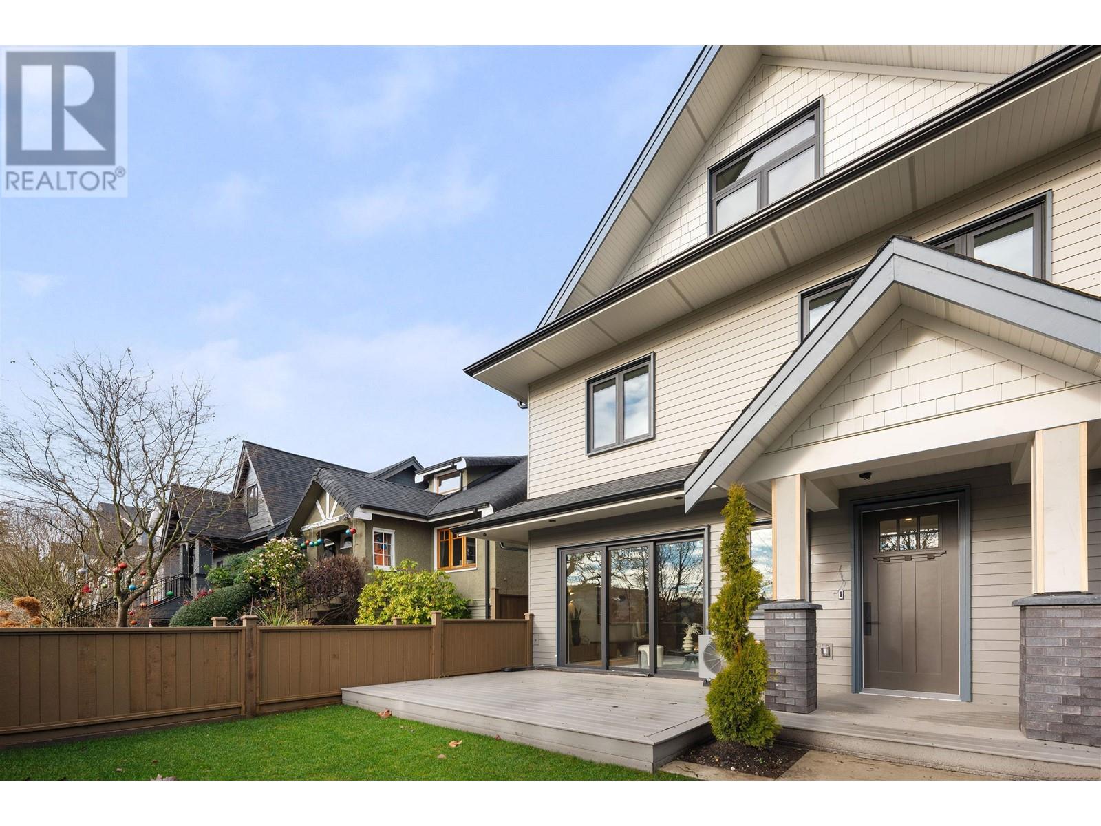 Listing Picture 29 of 31 : 1 1969 E 8TH AVENUE, Vancouver / 溫哥華 - 魯藝地產 Yvonne Lu Group - MLS Medallion Club Member