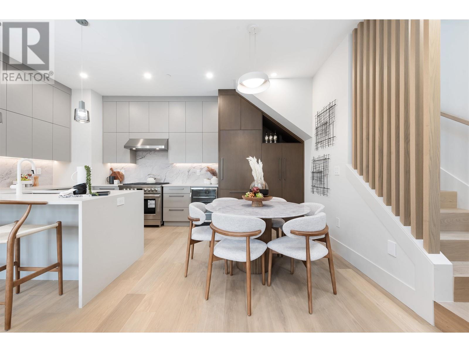 Listing Picture 9 of 31 : 1 1969 E 8TH AVENUE, Vancouver / 溫哥華 - 魯藝地產 Yvonne Lu Group - MLS Medallion Club Member