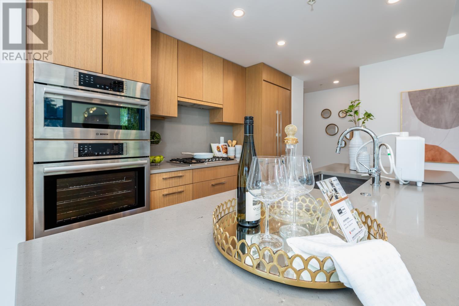 Listing Picture 11 of 26 : 301 4988 CAMBIE STREET, Vancouver / 溫哥華 - 魯藝地產 Yvonne Lu Group - MLS Medallion Club Member