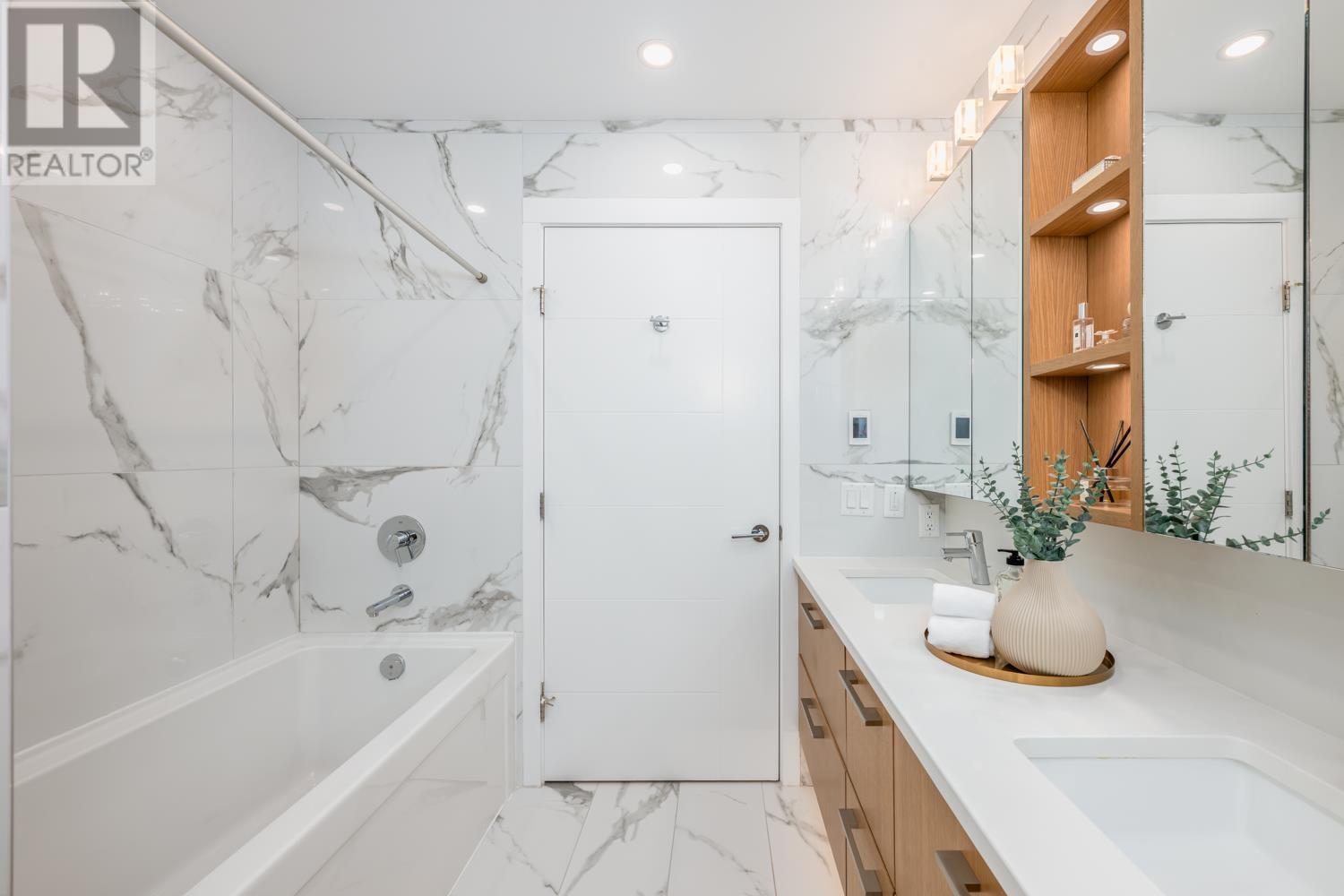 Listing Picture 19 of 26 : 301 4988 CAMBIE STREET, Vancouver / 溫哥華 - 魯藝地產 Yvonne Lu Group - MLS Medallion Club Member