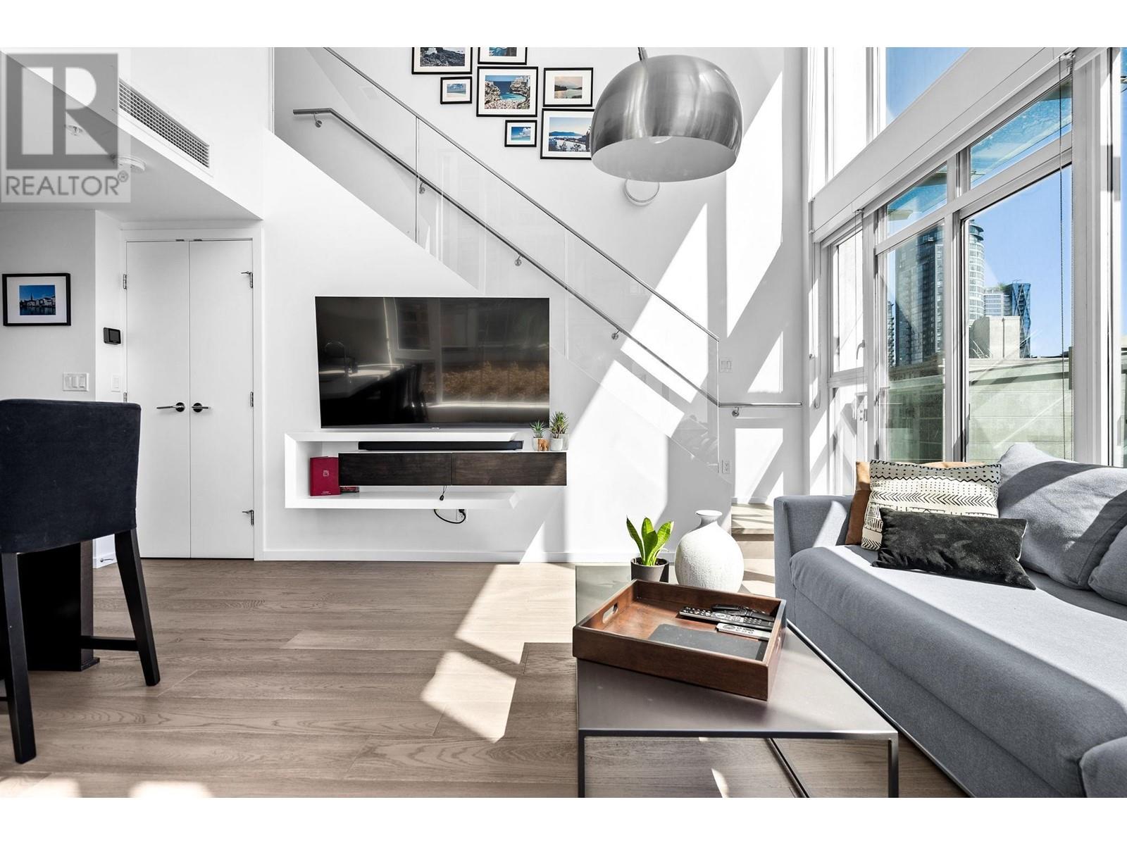 Listing Picture 3 of 39 : 607 1351 CONTINENTAL STREET, Vancouver / 溫哥華 - 魯藝地產 Yvonne Lu Group - MLS Medallion Club Member