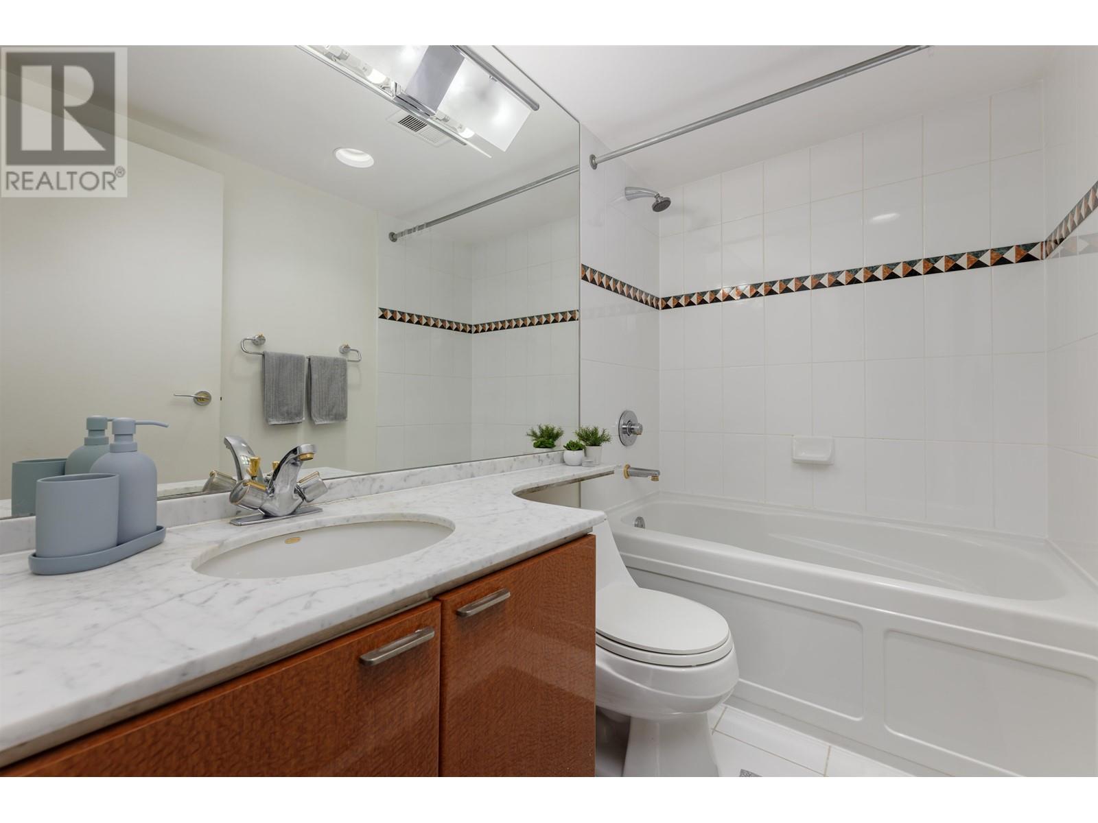 Listing Picture 13 of 21 : 1604 1288 ALBERNI STREET, Vancouver / 溫哥華 - 魯藝地產 Yvonne Lu Group - MLS Medallion Club Member