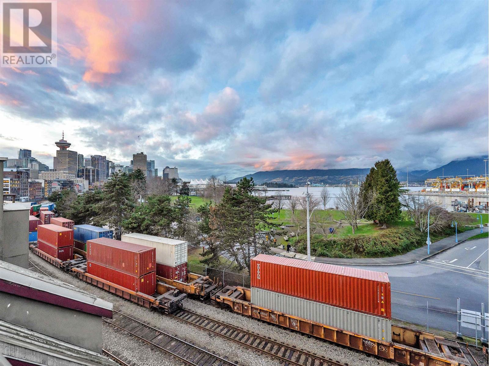 135 Alexander Street, Vancouver, British Columbia V6A 1B8 - Photo 2 - R2955361