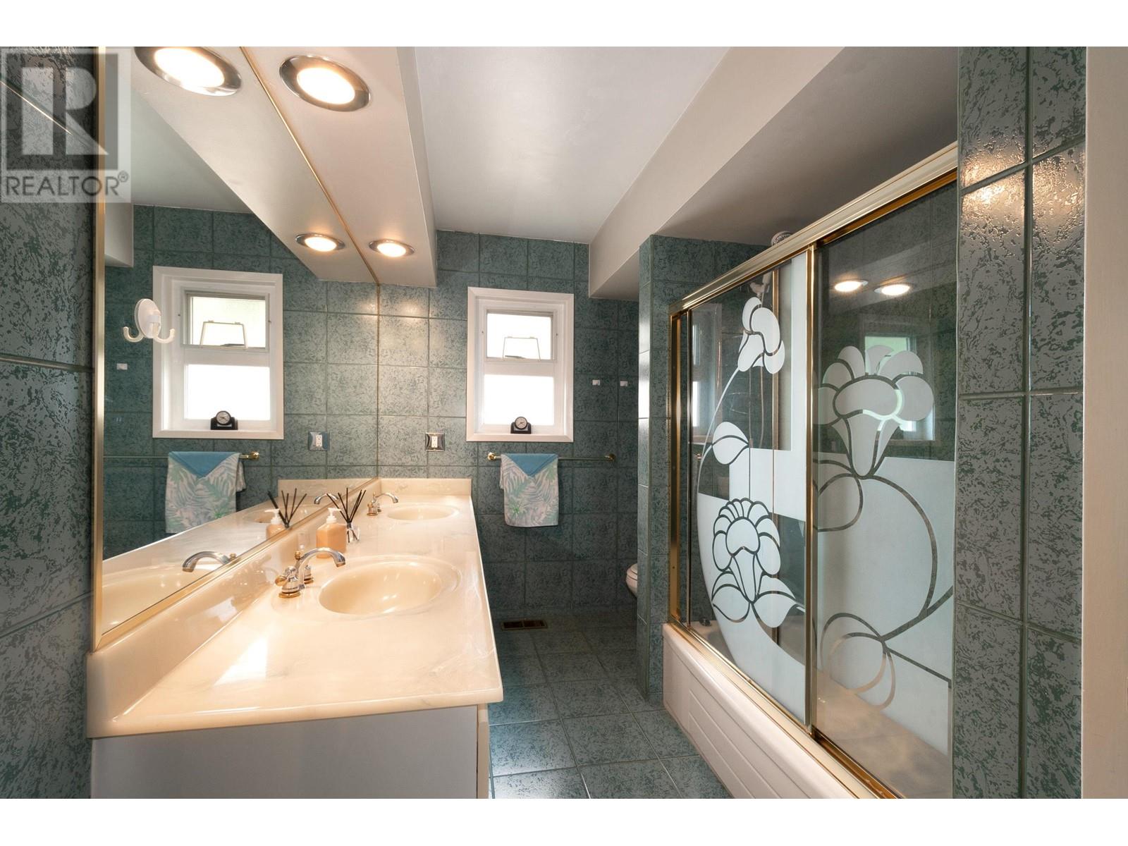 Listing Picture 19 of 38 : 5422 OSLER STREET, Vancouver / 溫哥華 - 魯藝地產 Yvonne Lu Group - MLS Medallion Club Member