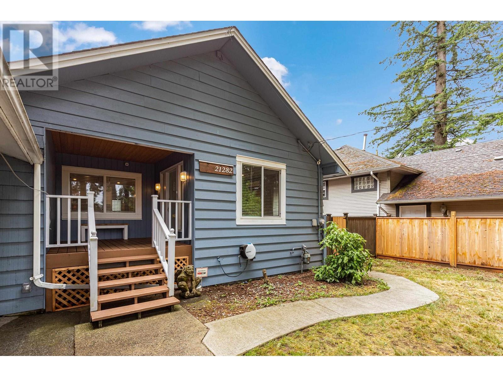 21282 124 Avenue, Maple Ridge, British Columbia  V2X 4G9 - Photo 2 - R2955622