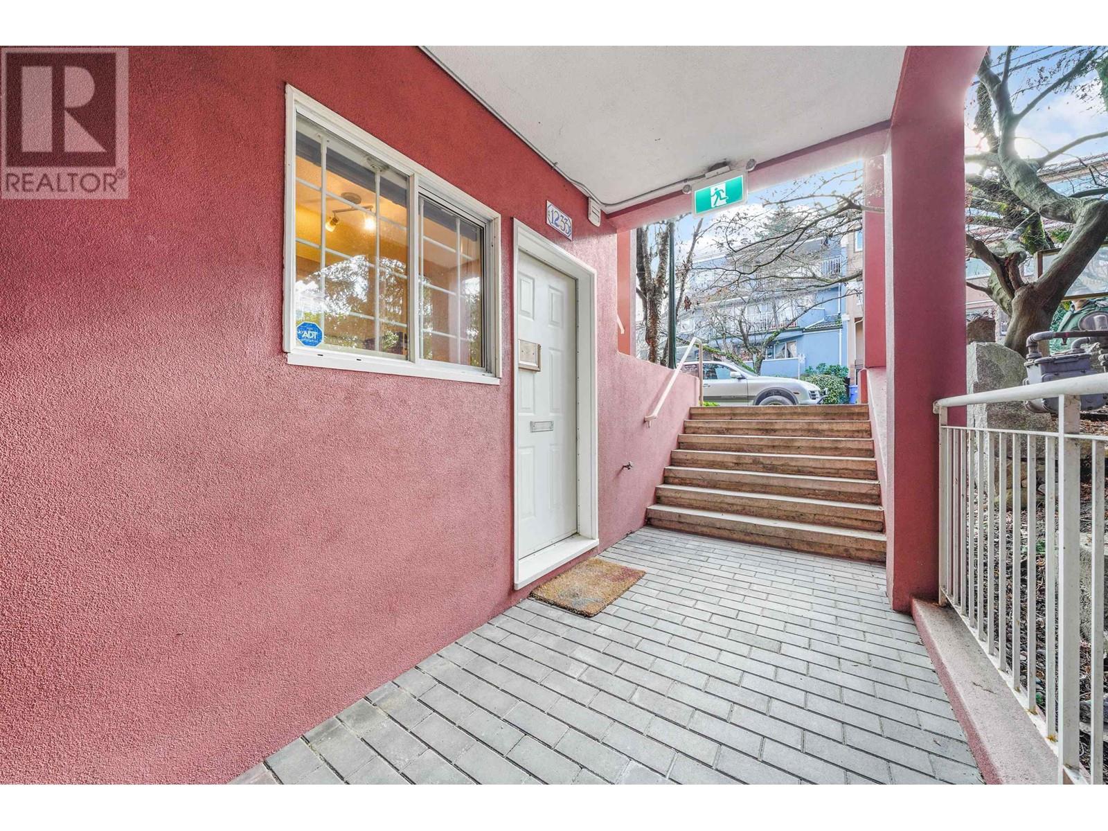 Listing Picture 12 of 15 : 1233 W 7TH AVENUE, Vancouver / 溫哥華 - 魯藝地產 Yvonne Lu Group - MLS Medallion Club Member