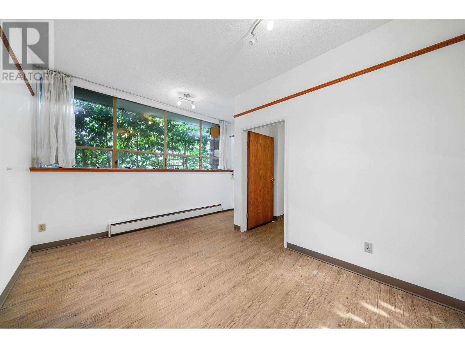 Listing Picture 2 of 15 : 1233 W 7TH AVENUE, Vancouver / 溫哥華 - 魯藝地產 Yvonne Lu Group - MLS Medallion Club Member