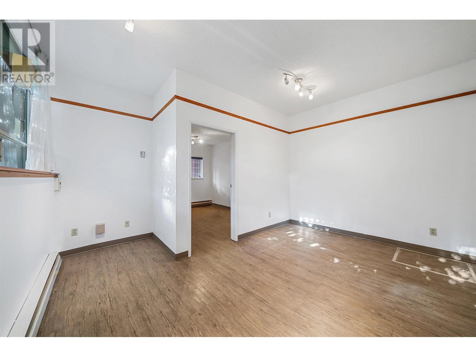 Listing Picture 5 of 15 : 1233 W 7TH AVENUE, Vancouver / 溫哥華 - 魯藝地產 Yvonne Lu Group - MLS Medallion Club Member