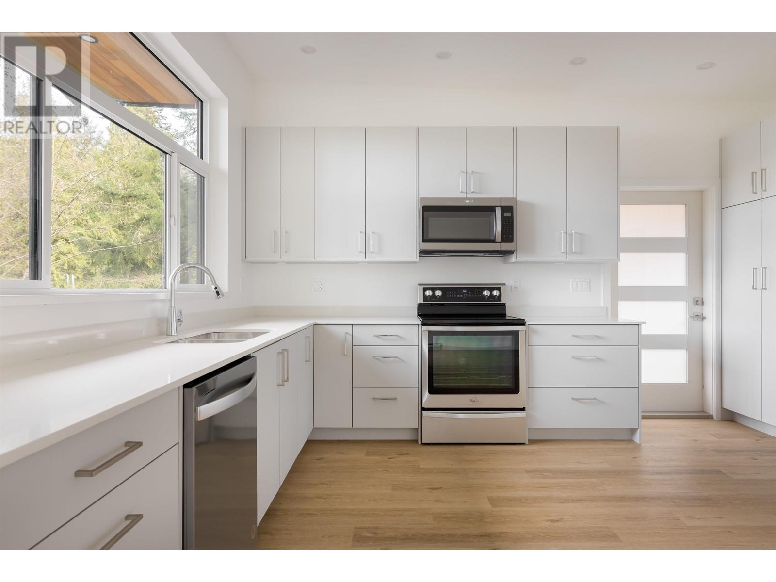 5790 Tillicum Bay Road, Sechelt, British Columbia  V7Z 0C7 - Photo 7 - R2953277