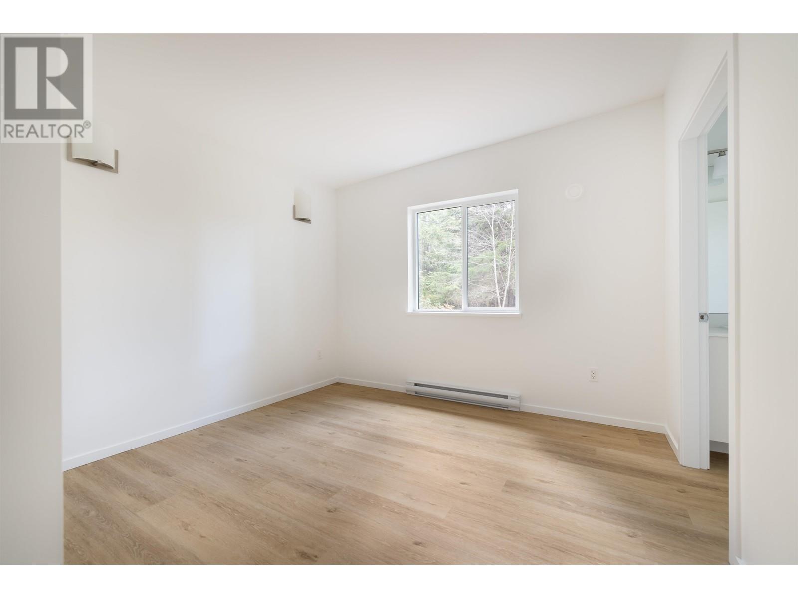 5790 Tillicum Bay Road, Sechelt, British Columbia  V7Z 0C7 - Photo 15 - R2953277